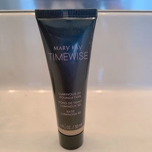 Mary Kay Timewise Luminous 3-D Foundation